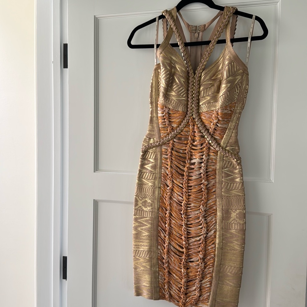 Gorgeous dress in beautiful color